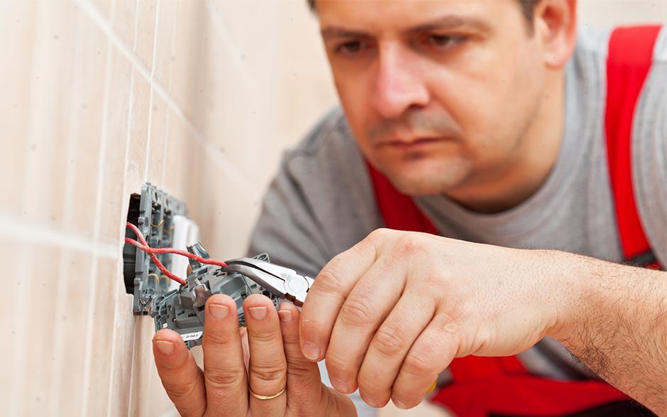 besoin d'un électricien Chevru